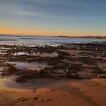 Con Terraza En Primera Linea De Playa