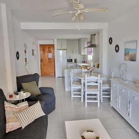 Con Terraza En Primera Linea De Playa *