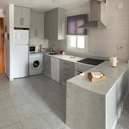 Con Terraza En Primera Linea De Playa