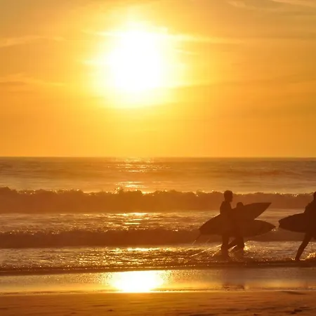Con Terraza En Primera Linea De Playa Apartmán